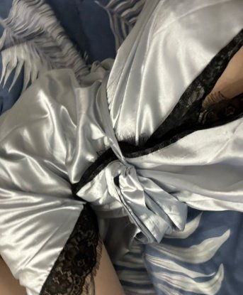 Мои услуги настолько разнообразны, что ты будешь в восторге! 😍🔥
Я открою перед тобой мир наслаждений и разврата. Я могу быть твоей покорной девочкой или страстной любовницей. У меня есть множество игрушек и костюмов, чтобы сделать наши встречи еще более захватывающими. 💋🎀
Мы можем провести время в уютной гостинице или я могу приехать к тебе. Я всегда выгляжу шикарно и знаю себе цену. Наши встречи будут полны эмоций и удовольствия. 💎💦
Я имею действительно положительные отзывы от моих постоянных клиентов, которые всегда возвращаются ко мне. Ты можешь проверить мои фото, чтобы убедиться в моей красоте и сексуальности.
Москва - это город страсти и возможностей, и я готова делиться этим с тобой. 💥💃 Давай встретимся и создадим незабываемые моменты вместе! 💋💫 Олимка