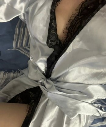 Мои услуги настолько разнообразны, что ты будешь в восторге! 😍🔥
Я открою перед тобой мир наслаждений и разврата. Я могу быть твоей покорной девочкой или страстной любовницей. У меня есть множество игрушек и костюмов, чтобы сделать наши встречи еще более захватывающими. 💋🎀
Мы можем провести время в уютной гостинице или я могу приехать к тебе. Я всегда выгляжу шикарно и знаю себе цену. Наши встречи будут полны эмоций и удовольствия. 💎💦
Я имею действительно положительные отзывы от моих постоянных клиентов, которые всегда возвращаются ко мне. Ты можешь проверить мои фото, чтобы убедиться в моей красоте и сексуальности.
Москва - это город страсти и возможностей, и я готова делиться этим с тобой. 💥💃 Давай встретимся и создадим незабываемые моменты вместе! 💋💫 Олимка
